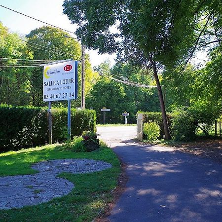 La Demi-Lune Bed and Breakfast Bailleval Exteriör bild